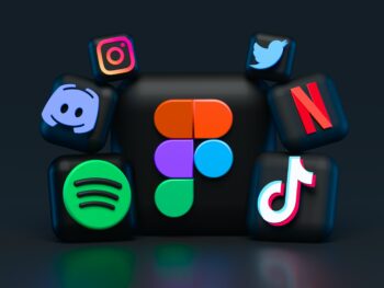 social media icons: spotify, discord, instagram (mets), twitter, netflix, tiktok