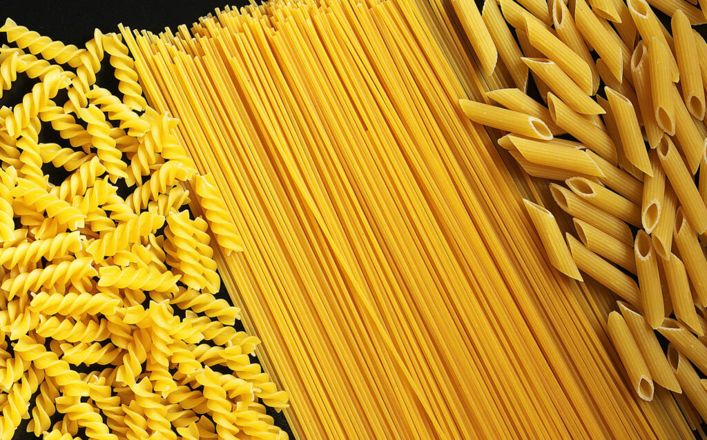dry uncooked noodles/pasta